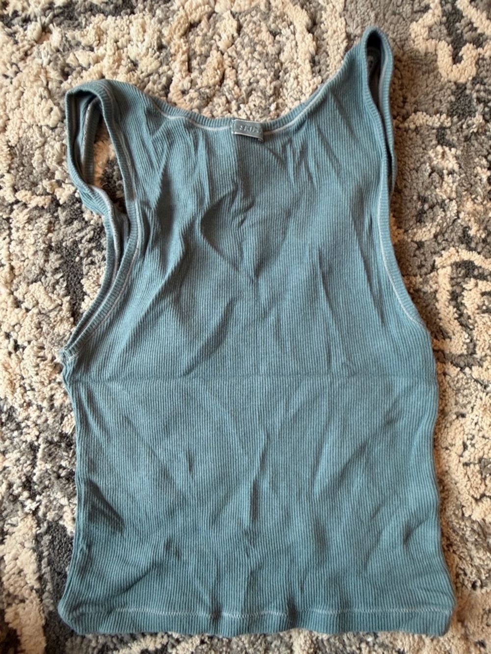 SKIMS Ribbed Lounge Tank - Picture 2 of 2